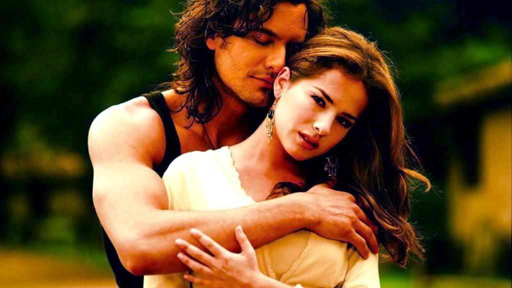 Mario Cimarro y Danna García en 'Pasión de Gvilanes'.