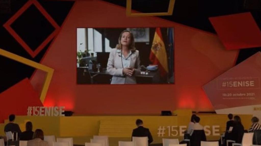 La vicepresidenta primera del Gobierno y ministra de Asuntos Económicos y Transformación Digital, Nadia Calviño, durante la clausura del #15ENISE. - EUROPA PRESS.