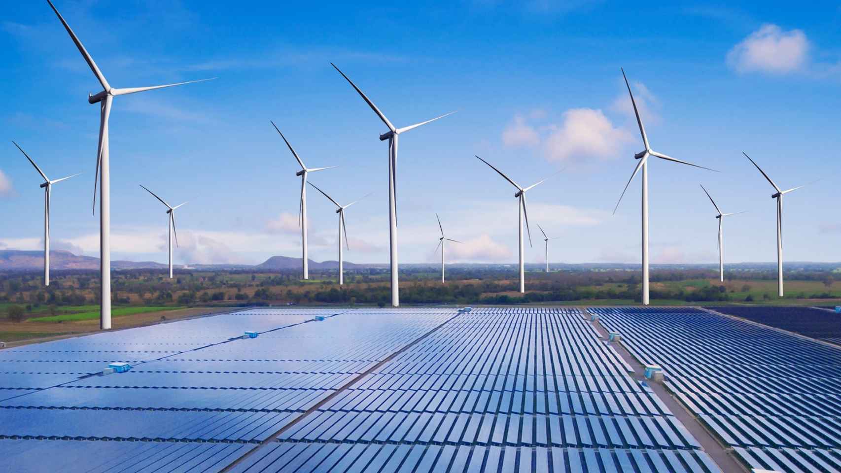 El Gobierno no agilizará los trámites a eólicas y solares para no enfrentarse al mundo rural anti-renovable