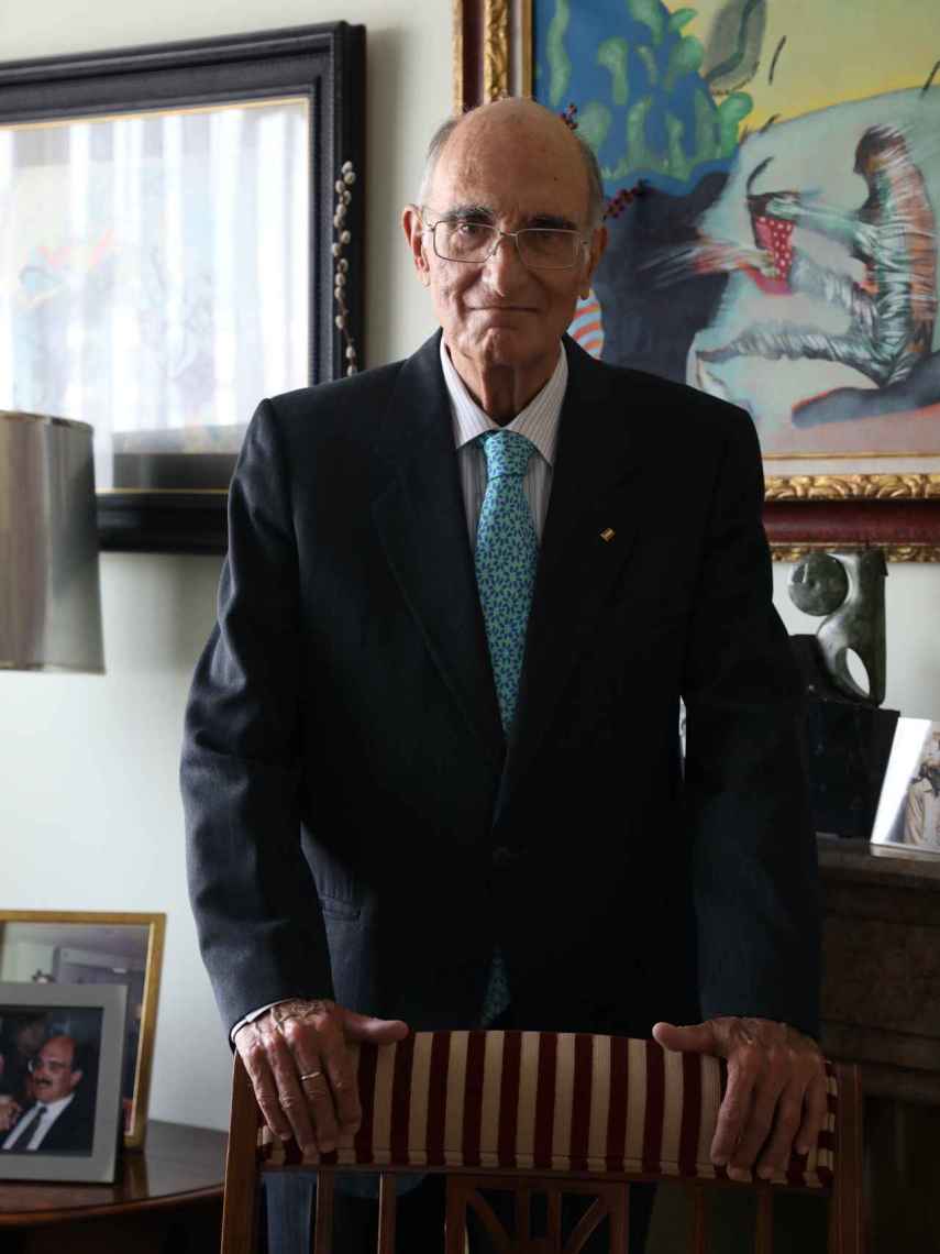García Vargas fue ministro de Sanidad y de Defensa en dos etapas diferentes con Felipe González.