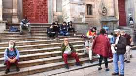 Turistas y estudiantes pasean por las calles de Salamanca