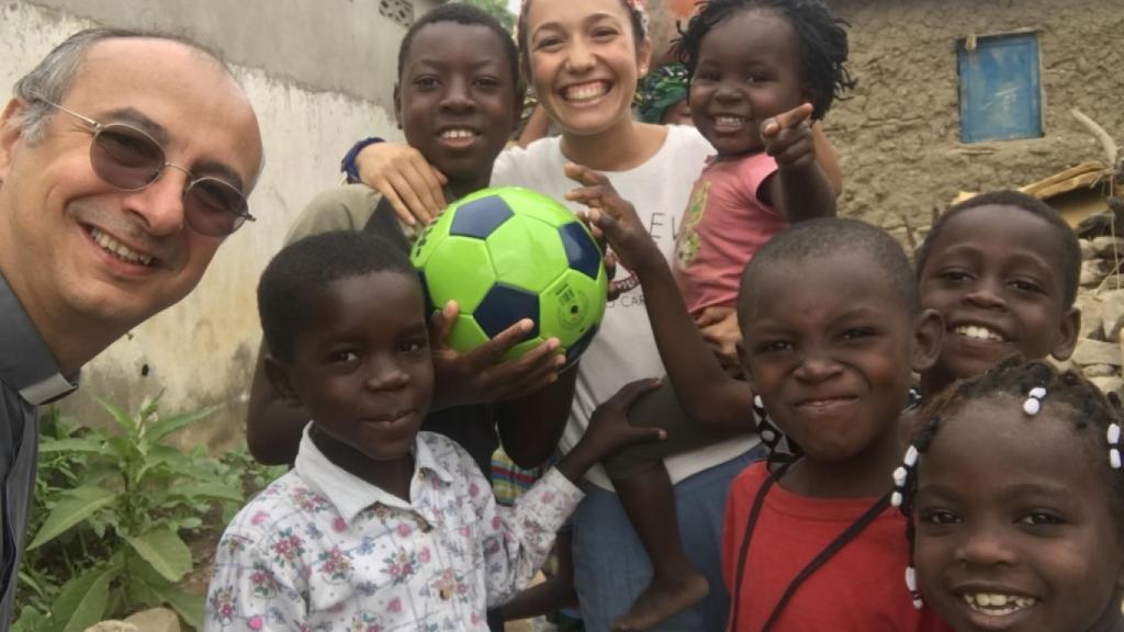Marta Ferrero durante su tarea misionera en Angola