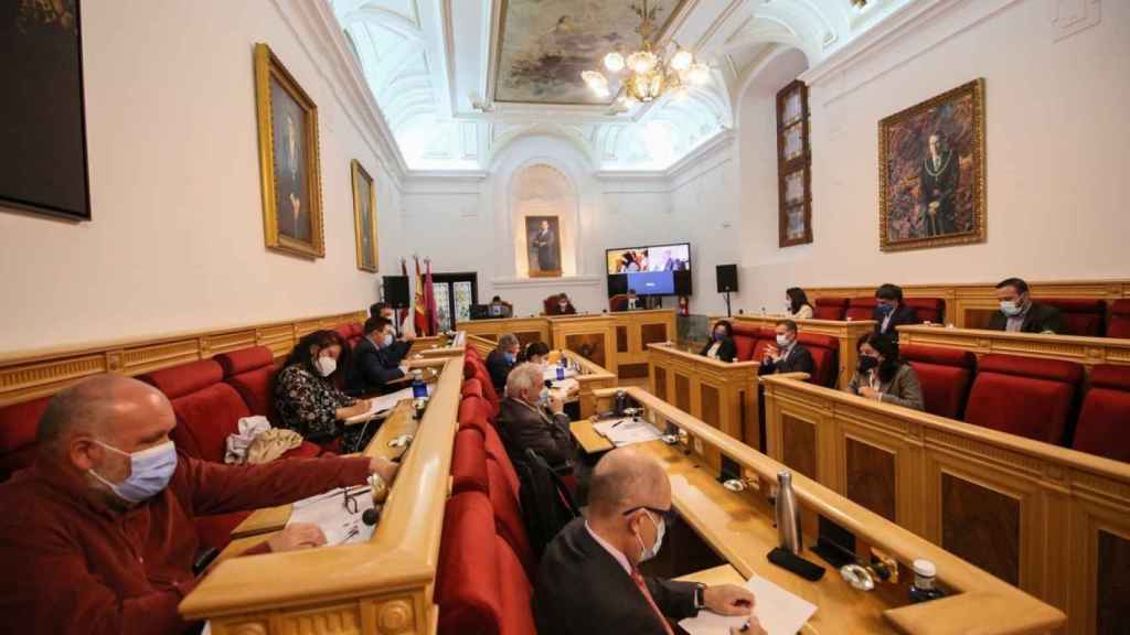Tolón logra aprobar las ordenanzas fiscales para Toledo con el apoyo del concejal no adscrito