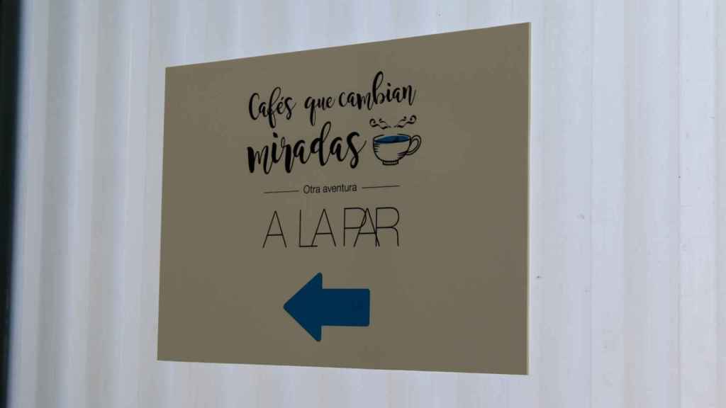 'Cafés que cambian miradas' se celebró ayer en la sede de A La Par.