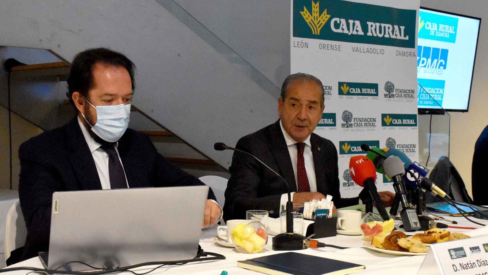 Cipriano García y Natán Díaz durante la presentación del estudio sobre la rehabilitación de Montelarreina