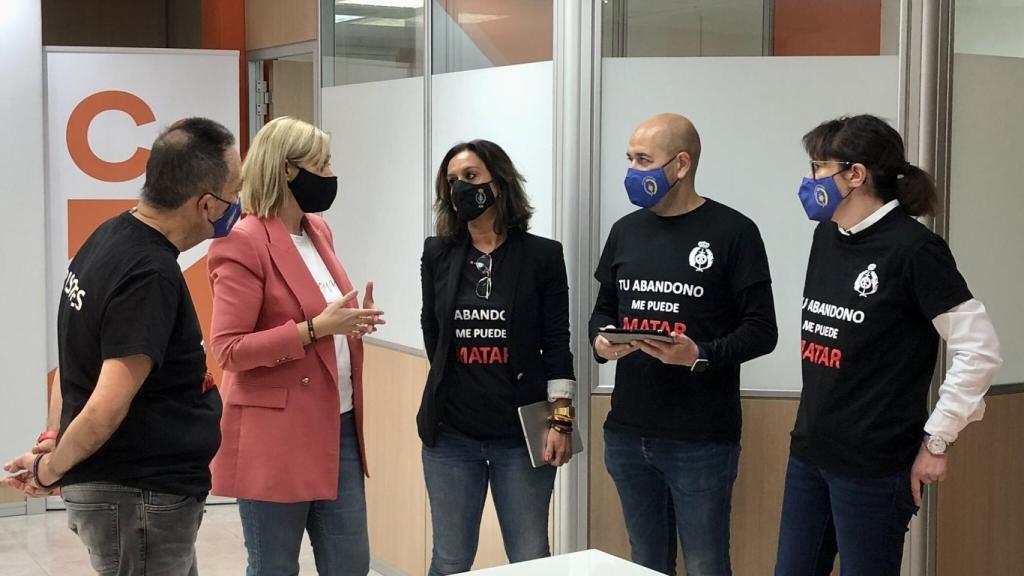 Reunión de Picazo (Cs) con a asociación 'Tu abandono me puede matar' (TAMP)