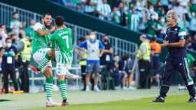 Borja Iglesias y Juanmi celebran un gol ante el Rayo Vallecano
