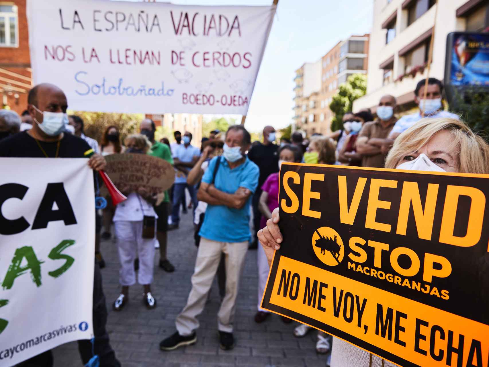 Manifestación en contra de las macrogranjas en Palencia
