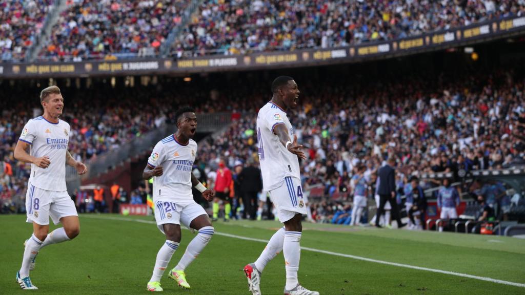 David Alaba celebra su gol al FC Barcelona en El Clásico