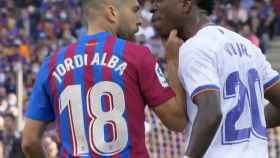 Jordi Alba y Vinicius dejan la imagen de El Clásico: tensión tras el posible penalti