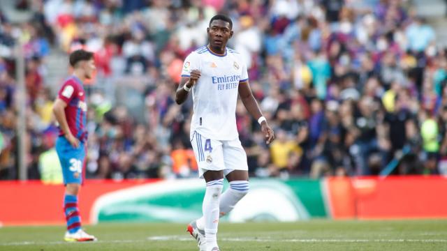 David Alaba celebra su gol al Barça