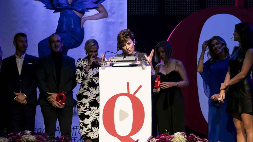 Sonsoles Ónega, muy agradecida de haber sido galardonada con el premio Aquí TV a Mejor Presentadora.