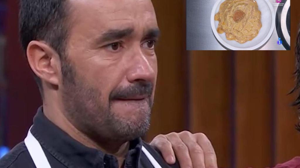 Juanma Castaño junto a su plato más desastroso en montaje de BLUPER.