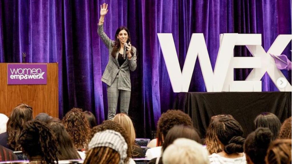 Alexa Carlin durante una conferencia en la Universidad de Memphis en marzo.