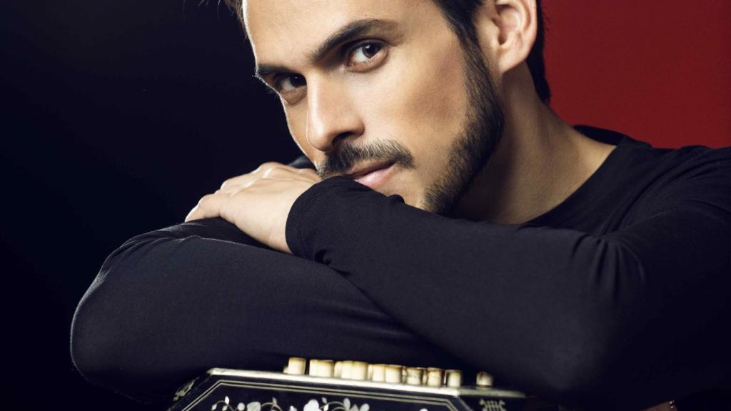 Claudio Constantini, la bandoneón.