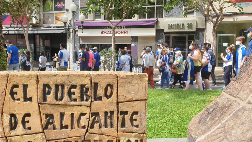 La asociación Herculanos, que mantienen su desacuerdo con la gestión del club, reivindican su historia.