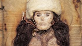 Una mujer momificada de forma natural descubierta en el cementerio de Xiaohe.