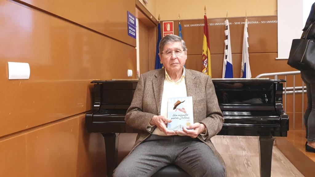 Alfredo Bryce Echenique, en la Sede de la UA en Alicante.