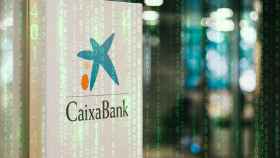 Montaje con el logo de CaixaBank.
