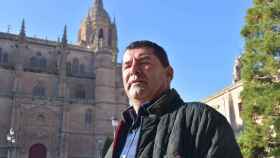 Ángel Rufino de Haro, 'El Mariquelo', ante la Catedral de Salamanca