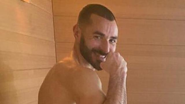 Benzema presume de físico