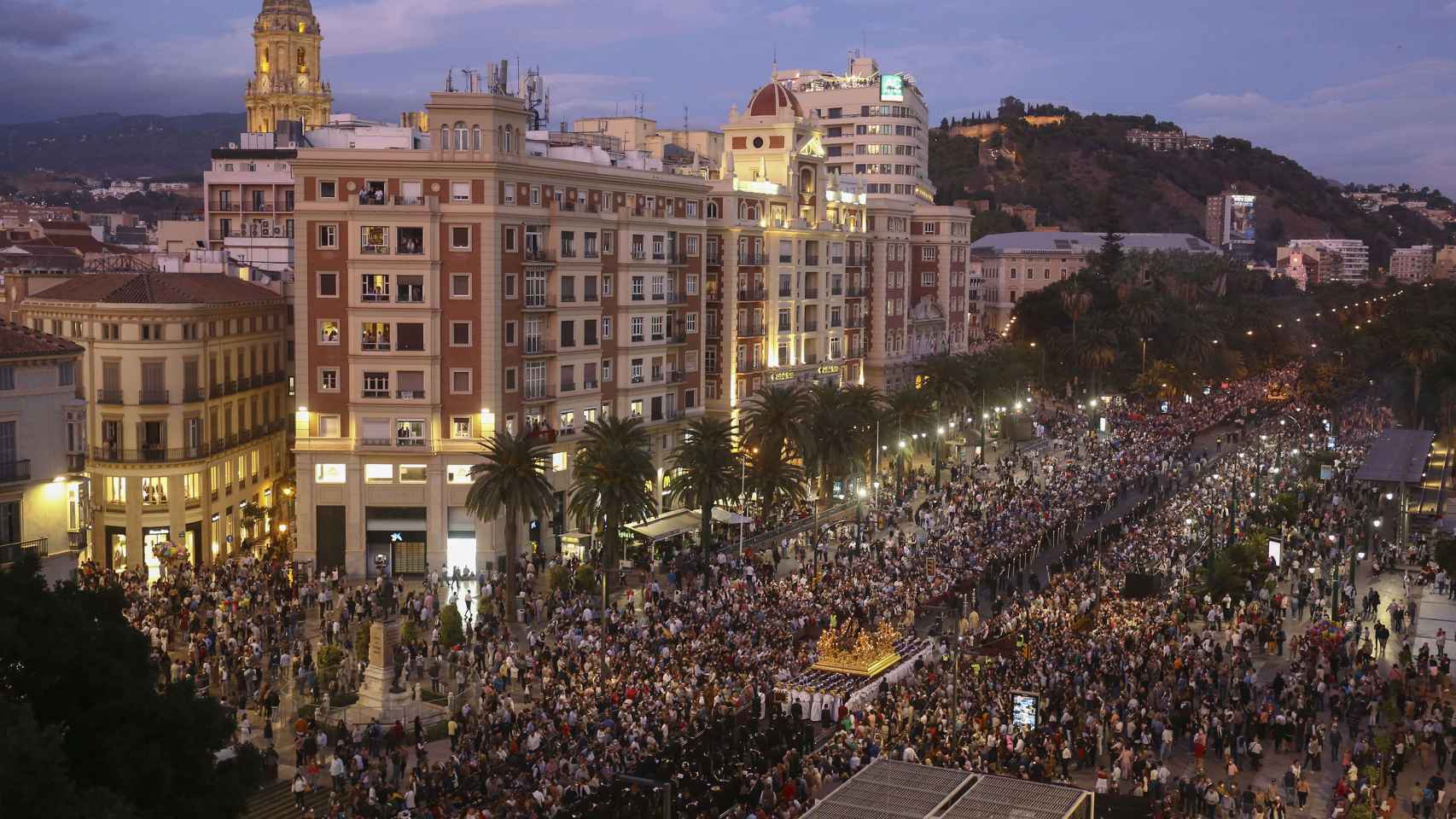 La magna desde el cielo: las mejores vistas de la procesión de Málaga.