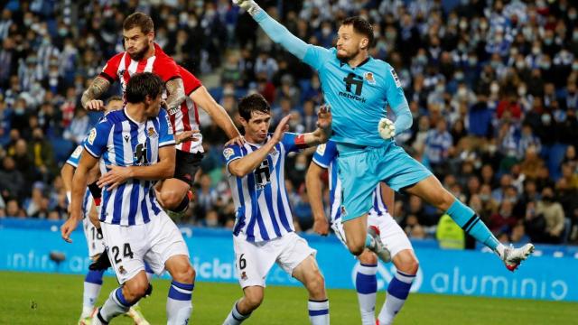 Álex Remiro, durante el derbi vasco entre Real Sociedad y Athletic