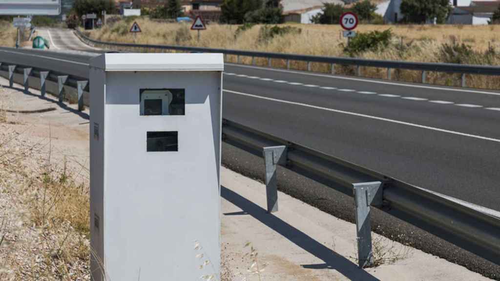 Un radar en una carretera de España.