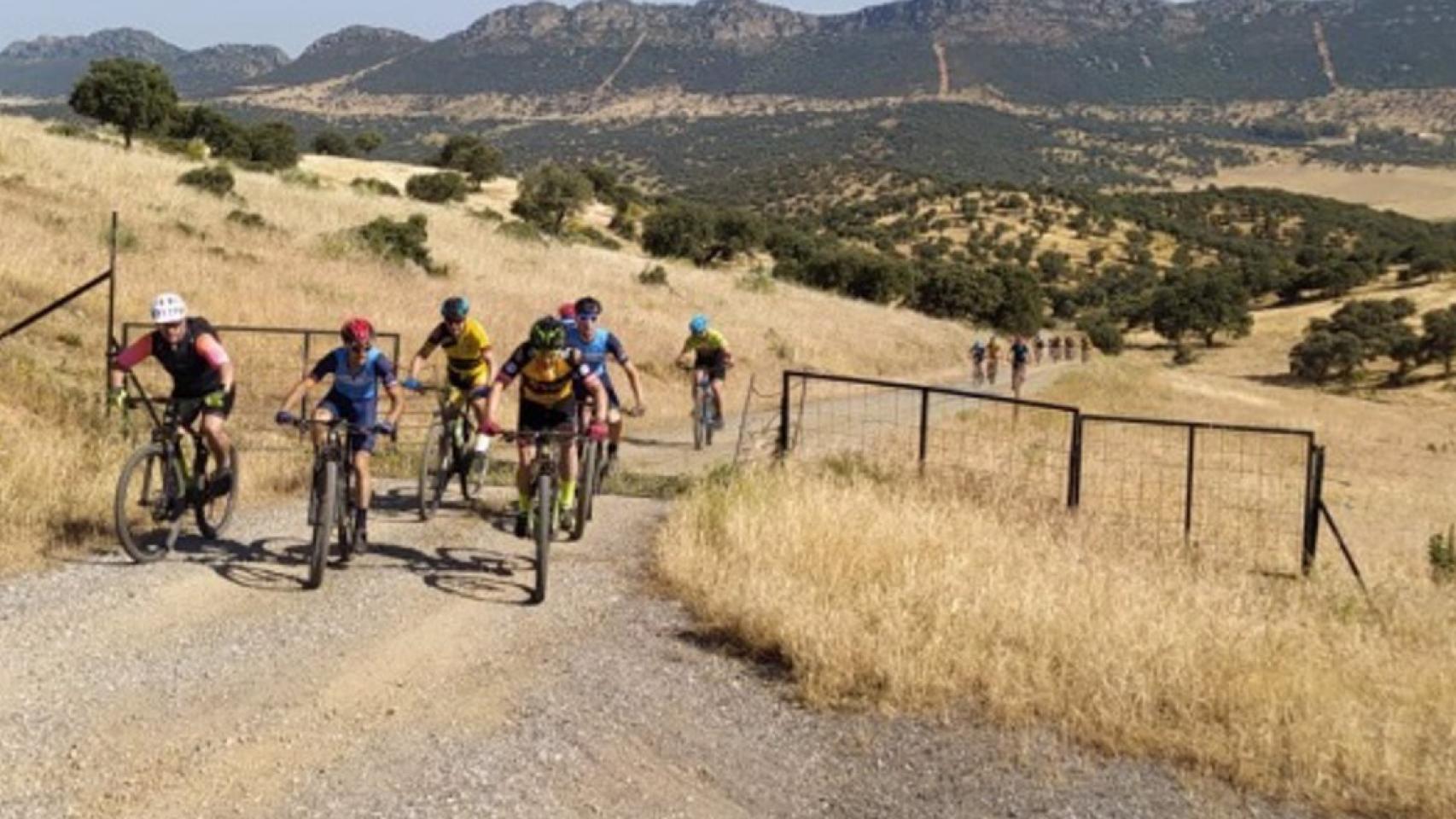 Imágenes del día en CLM: 'Geoparque Volcanes de Calatrava: Ciudad Real' y sus rutas en bici