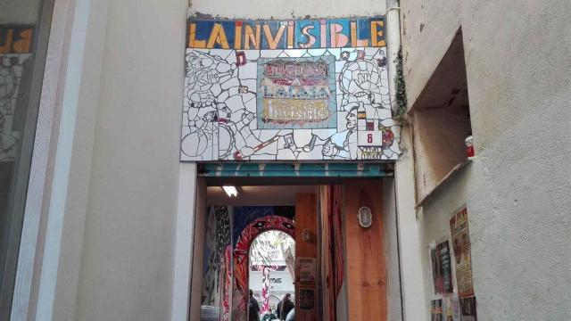 Una de las entradas de la Casa Invisible, en Málaga.