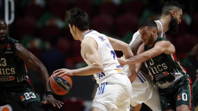 Juan Núñez en un partido de Euroliga con el Real Madrid