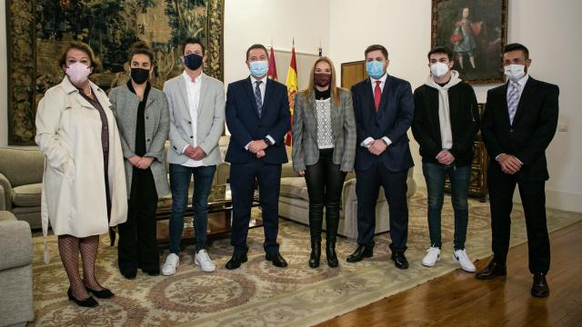 Firma del convenio entre Afanion y  Gicaman para la cesión de uso de dos viviendas en el barrio de Santa María de Benquerencia (Toledo). Foto: JCCM