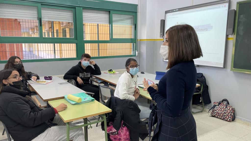 Susana Díaz Morcillo, profesora de Secundaria en el IES José Manzano, en su aula.