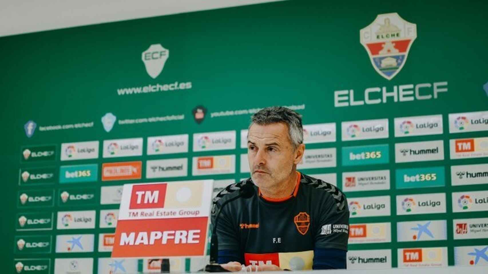 El entrenador del Elche, Fran Escribá, en una rueda de prensa.