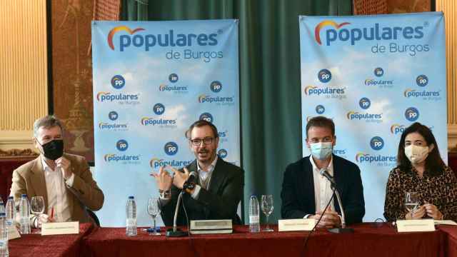 Maroto en el encuentro con los parlamentarios populares de Castilla y León / Ricardo Ordoñez ICAL