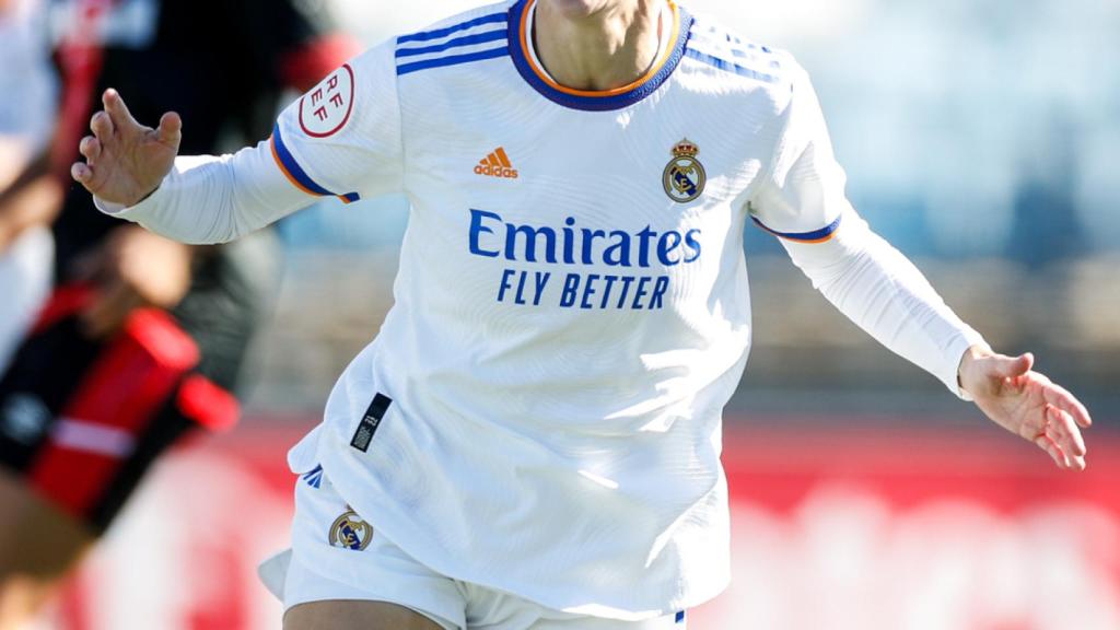 Esther celebra su gol con el Real Madrid Femenino contra el Rayo