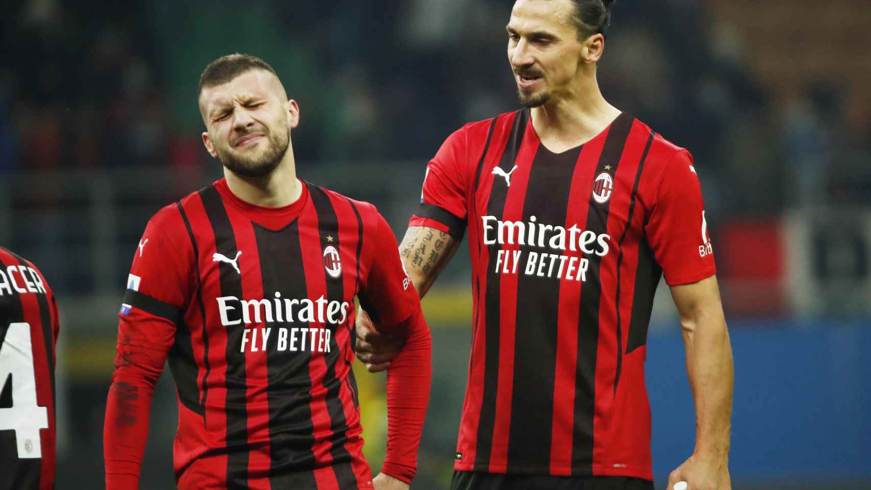 Ibrahimovic 'consuela' a un compañero en el Milan
