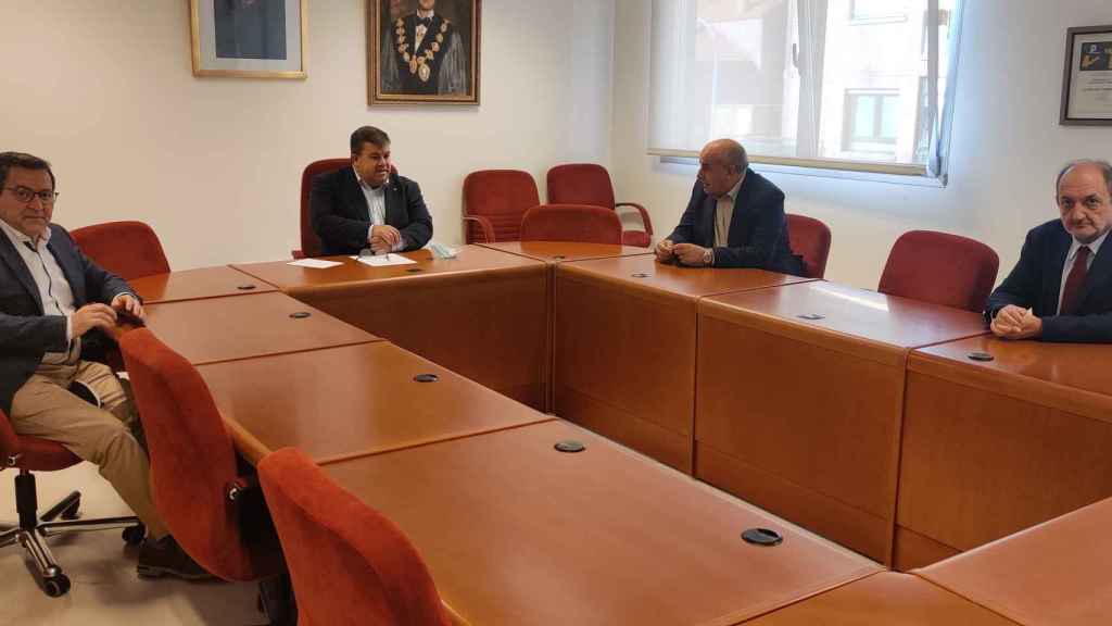 Reunión entre el Ayuntamiento de Santa Marta y la UNED de Zamora