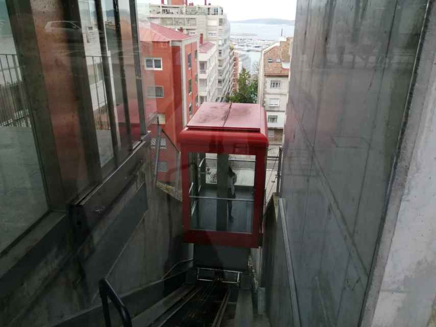 Ascensor cremallera del sistema 'Vigo Vertical' entre la avenida de las Camelias y Pi y Margall.