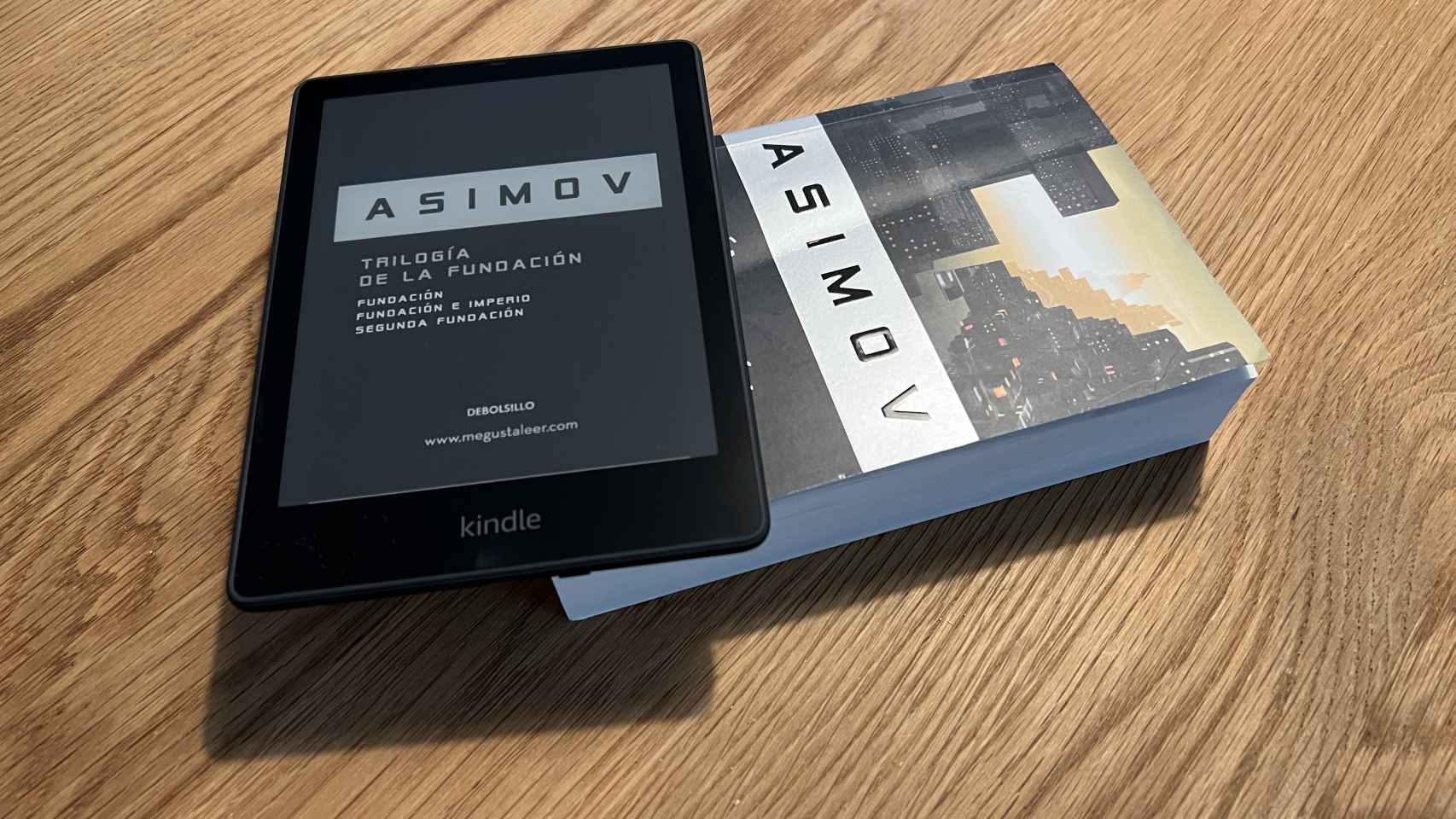 El nuevo Kindle Oasis viene con una funda con batería que dura meses -  Libertad Digital