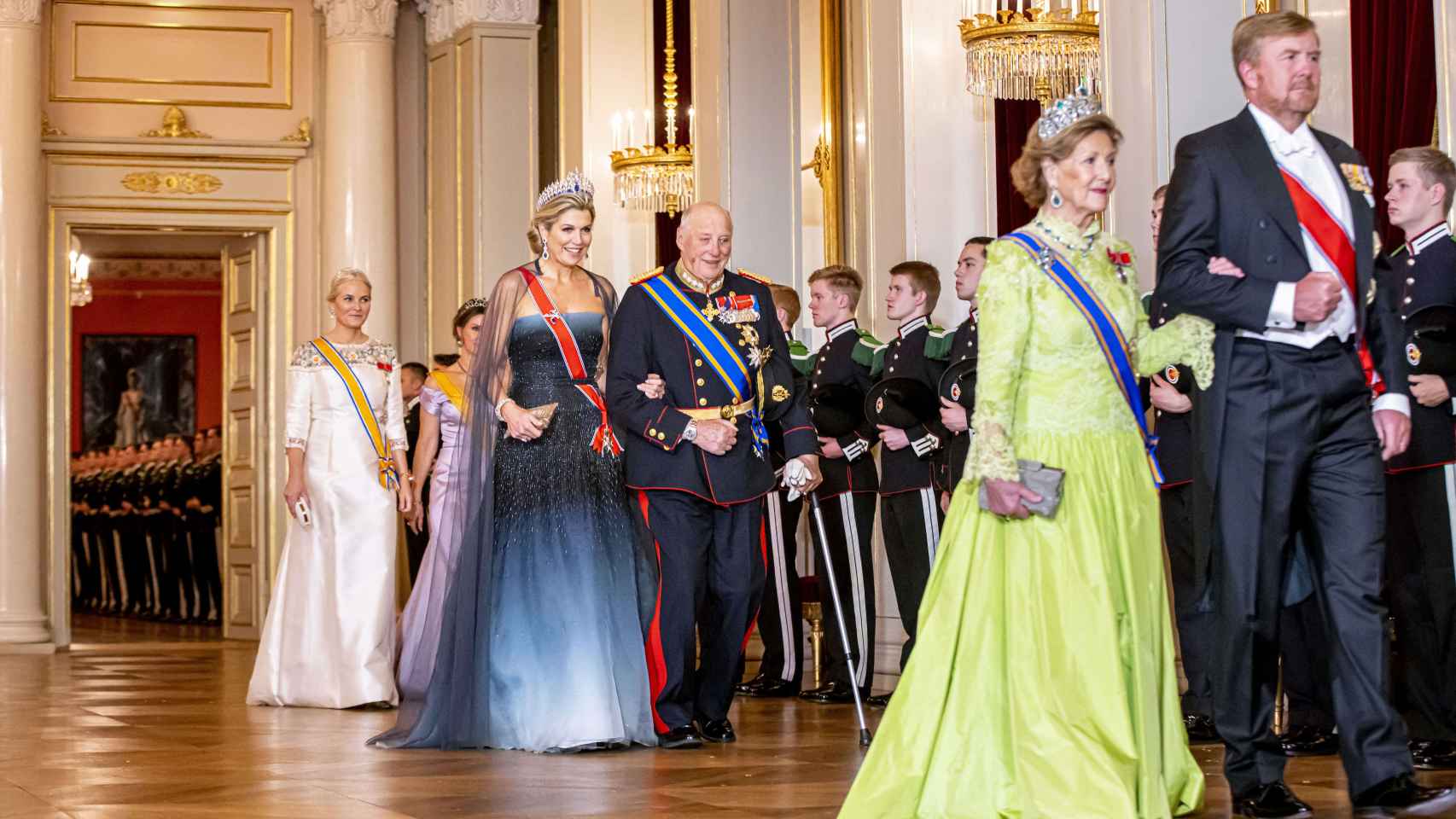 Los Reyes de Holanda fueron los grandes invitados de un banquete celebrado por Harald y Sonia de Noreuga.