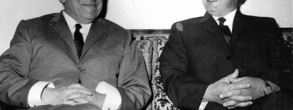 Santiago Carrillo junto al dictador rumano Nicolae Ceaucescu.