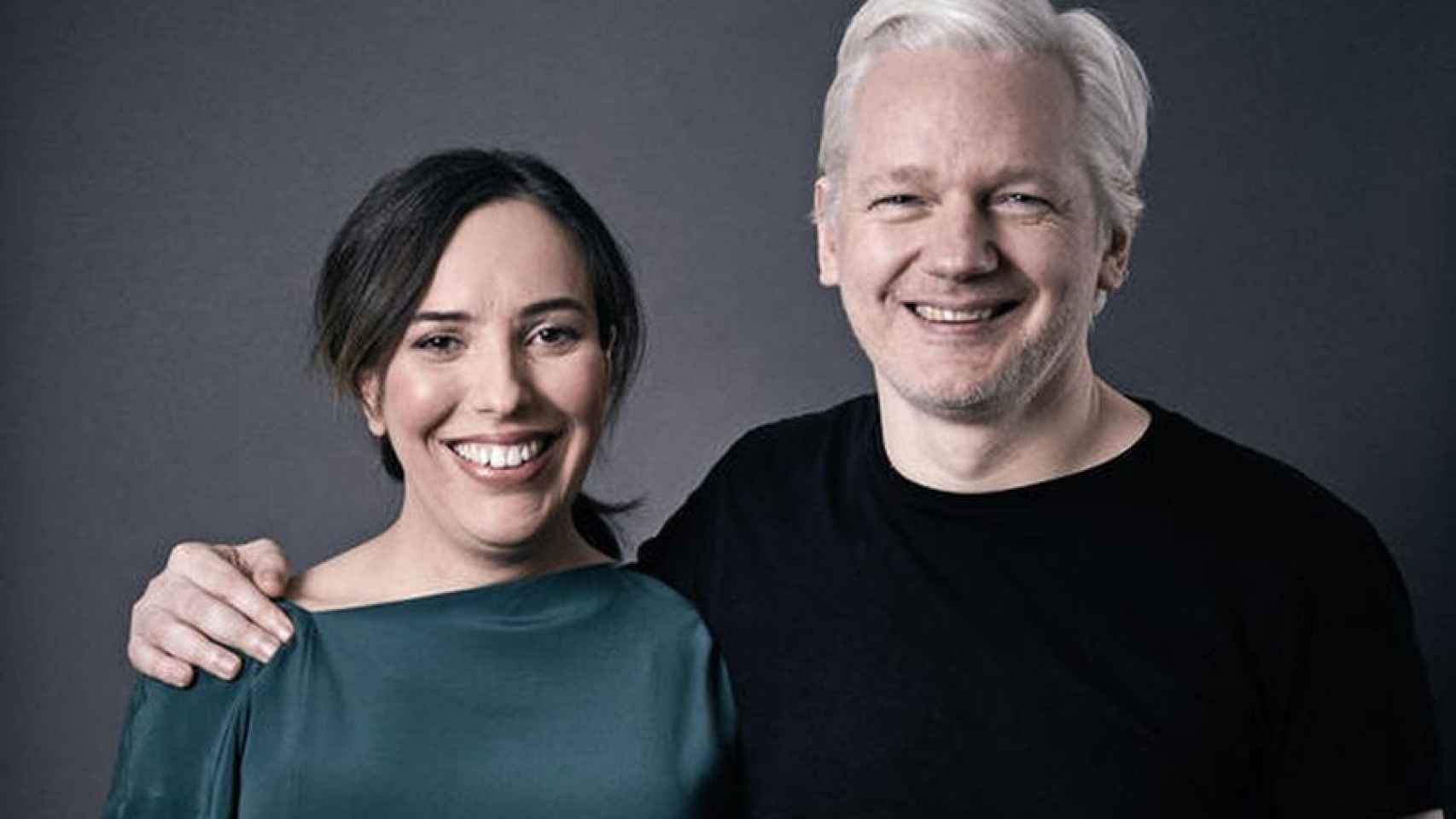 Julian Assange y su pareja,  Stella Moris.