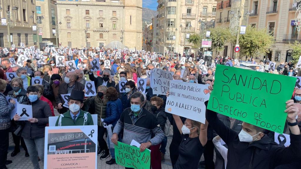 Clamor en Alcoy por el abandono y el colapso de su hospital: Hemos superado ya el límite.