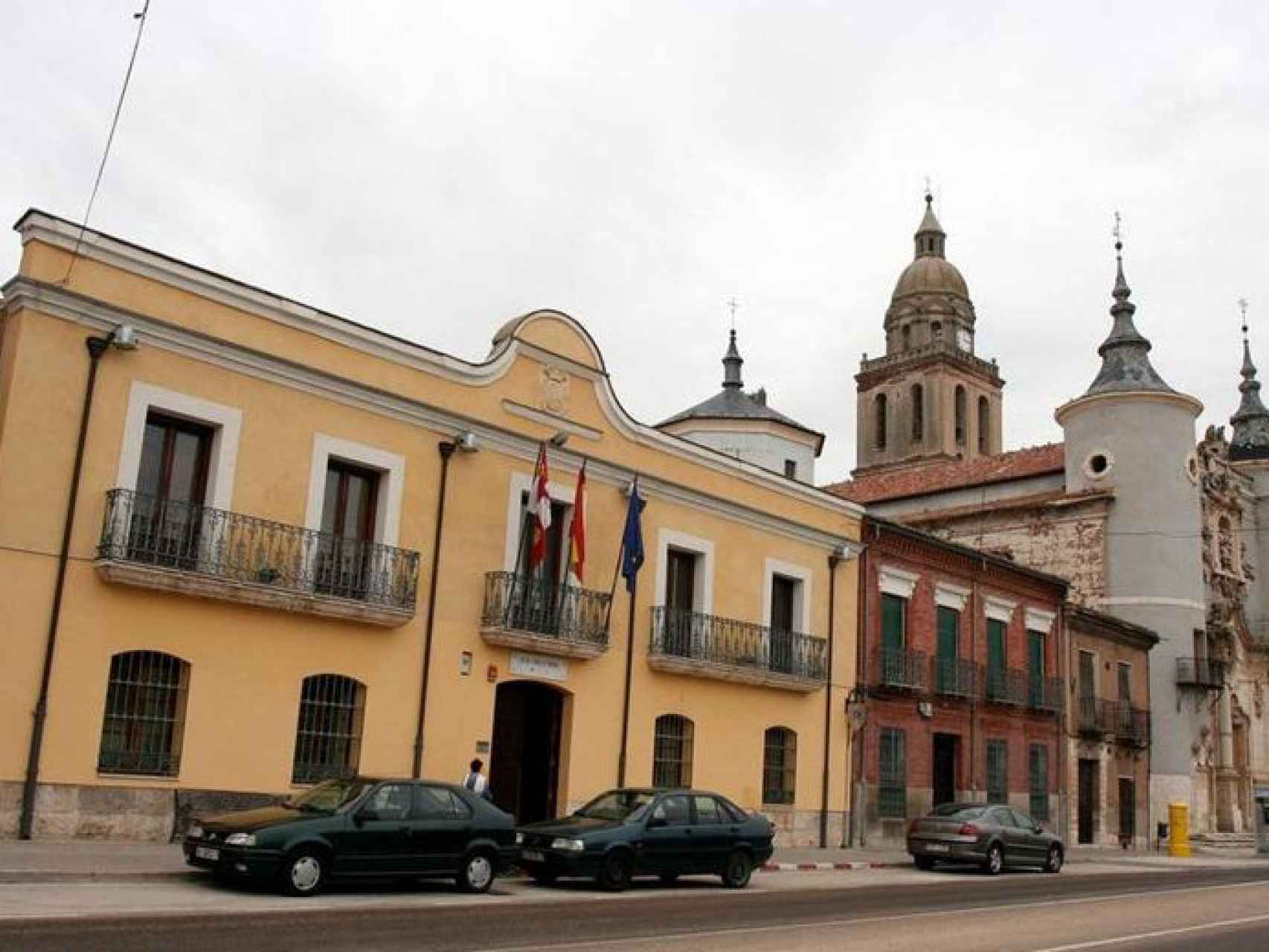 Imagen del exterior del Ayuntamiento de Rueda