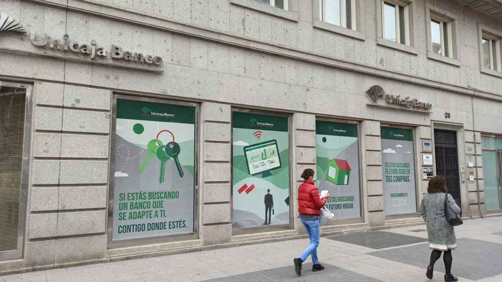 Unicaja prevé cerrar 80 oficinas en Castilla y León que afectarán a 401 trabajadores en la región.