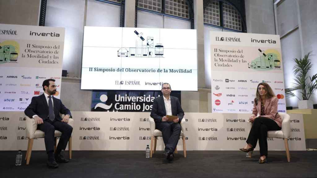 José Luis Gonzalez, jefe de Proyectos de Innovación de Ferrovial  y Leticia López Domingo, experta en Innovación y Coche Conectado en Telefónica España