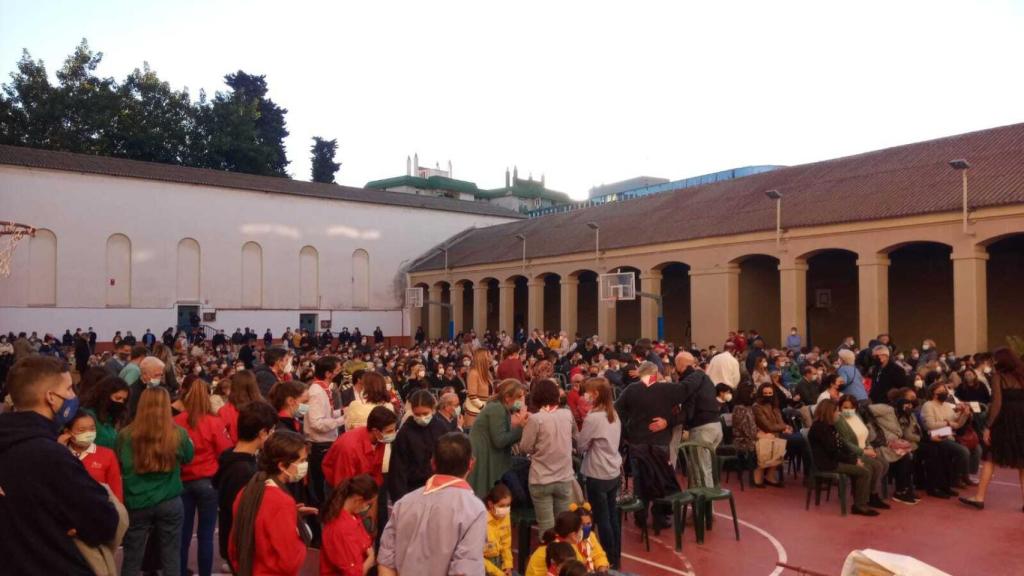 Asistentes a la misa en honor del padre José Pablo Tejera, en El Palo