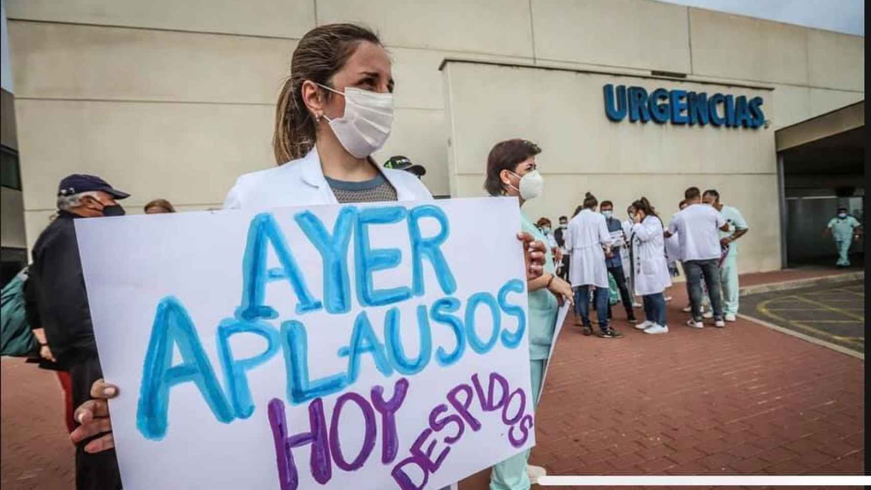 Una de las concentraciones de los trabajadores del Hospital Universitario de Torrevieja.