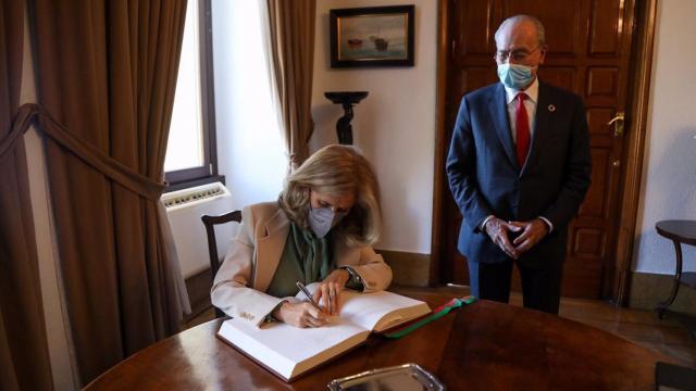 El alcalde de Málaga, Francisco de La Torre, y la presidenta de Cotec, Cristina Garmendia, en Málaga